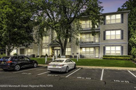 536 St Andrews Place Manalapan NJ 07726