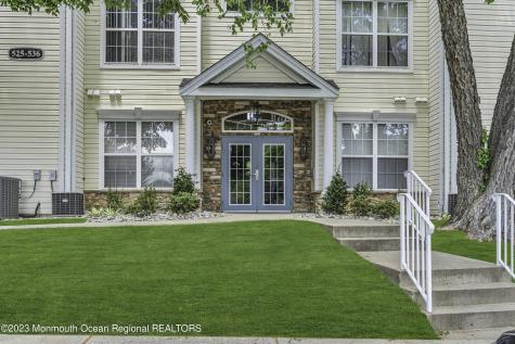 536 St Andrews Place Manalapan NJ 07726