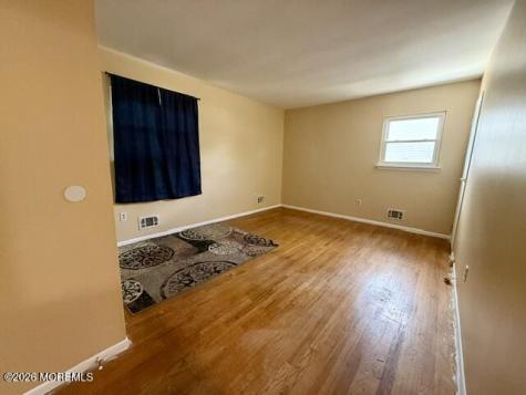 5 Sussex Court South River NJ 08882