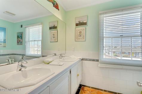323 Cove Drive Mantoloking NJ 08738