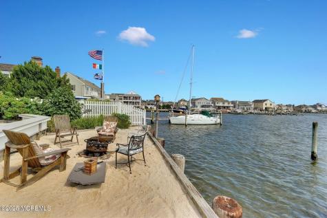 323 Cove Drive Mantoloking NJ 08738