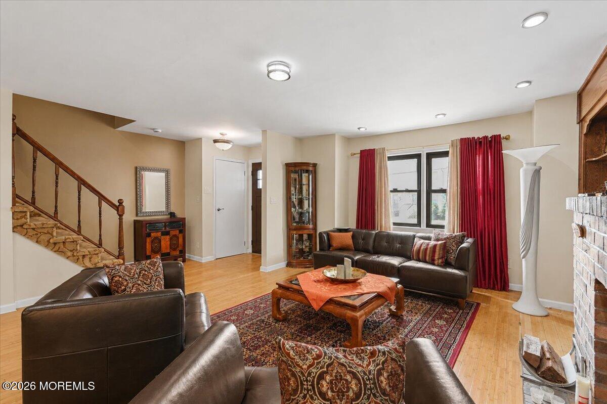 27 Highview Drive Woodbridge NJ 07095