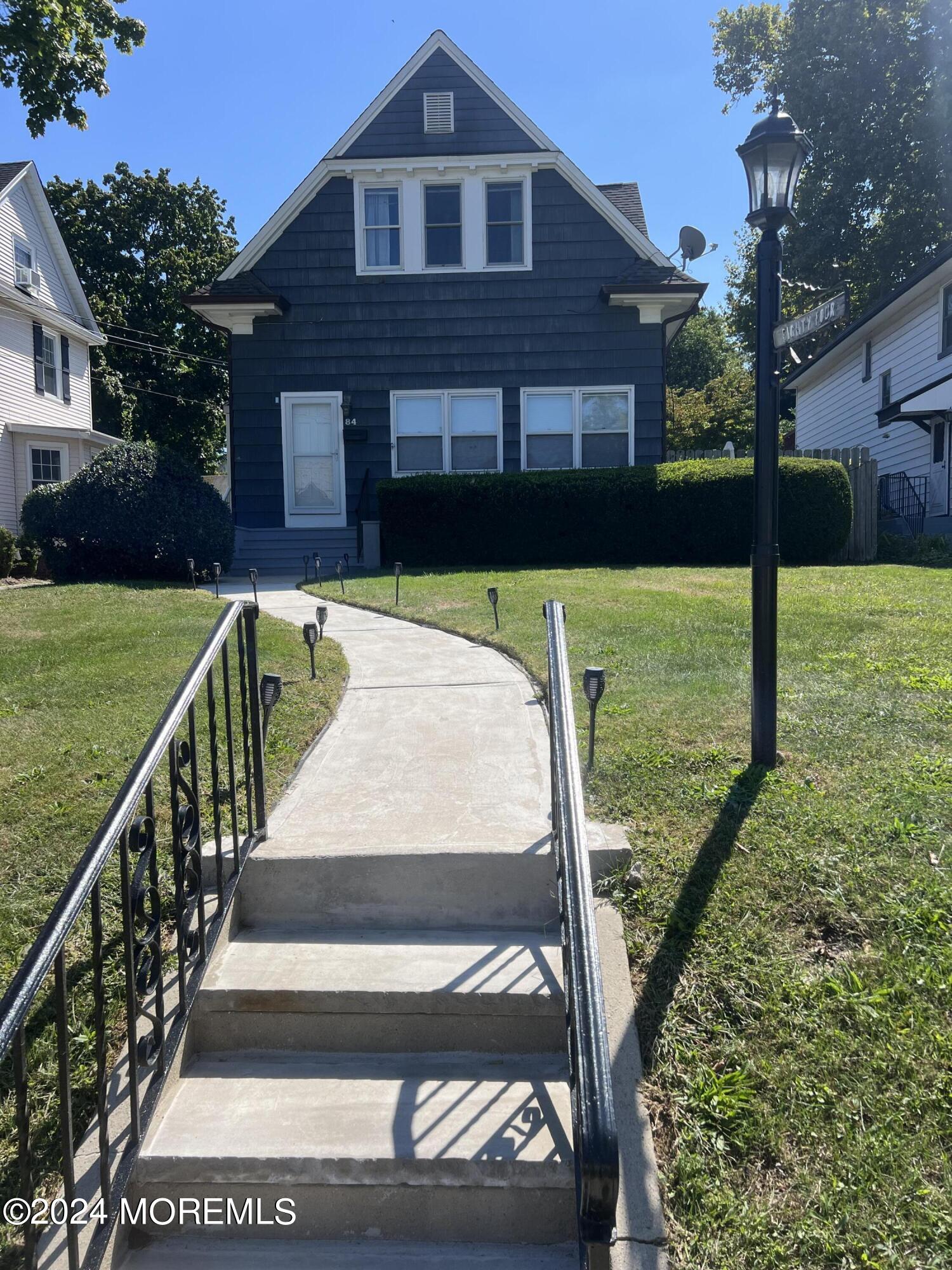 84 Mclaren Street Red Bank NJ 07701