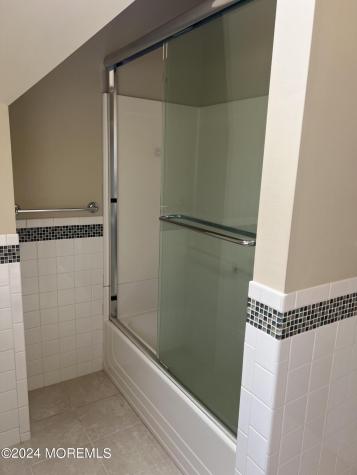 84 Mclaren Street Red Bank NJ 07701