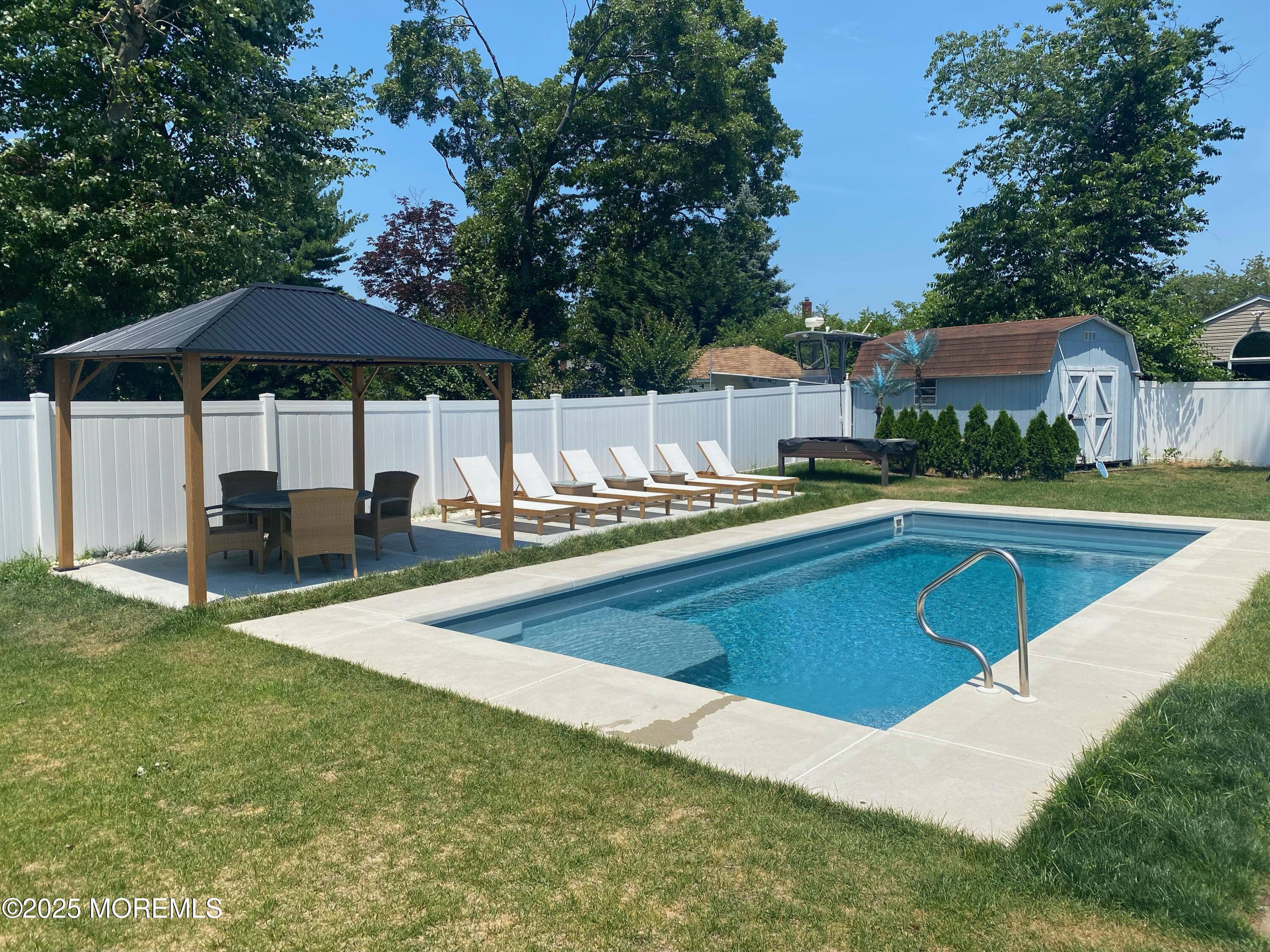 7 Peachtree Road Oakhurst NJ 07755
