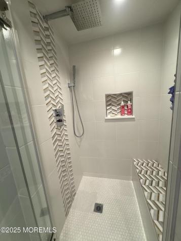 7 Peachtree Road Oakhurst NJ 07755