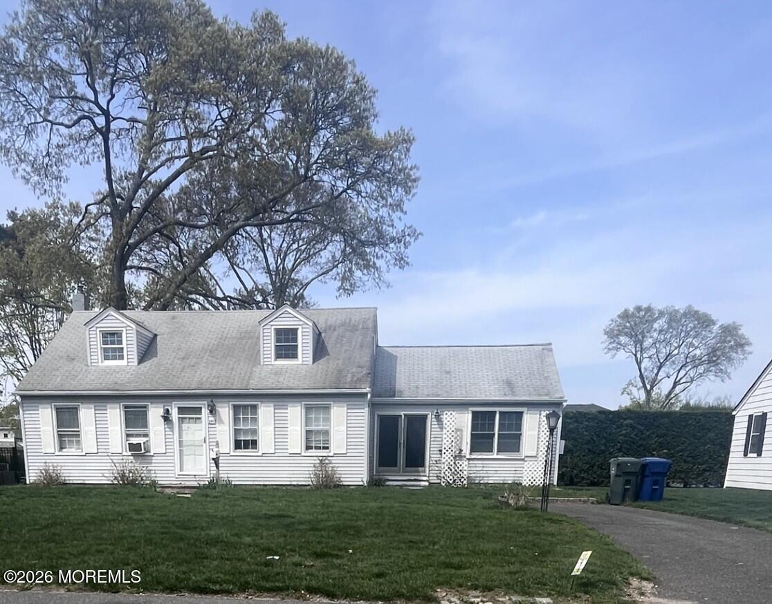241 Pinewood Avenue Oakhurst NJ 07755