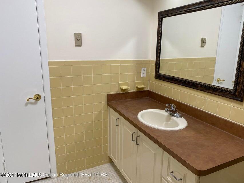 118 D Amberly Drive Manalapan NJ 07726