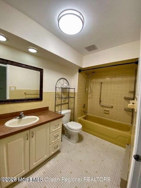 118 D Amberly Drive Manalapan NJ 07726