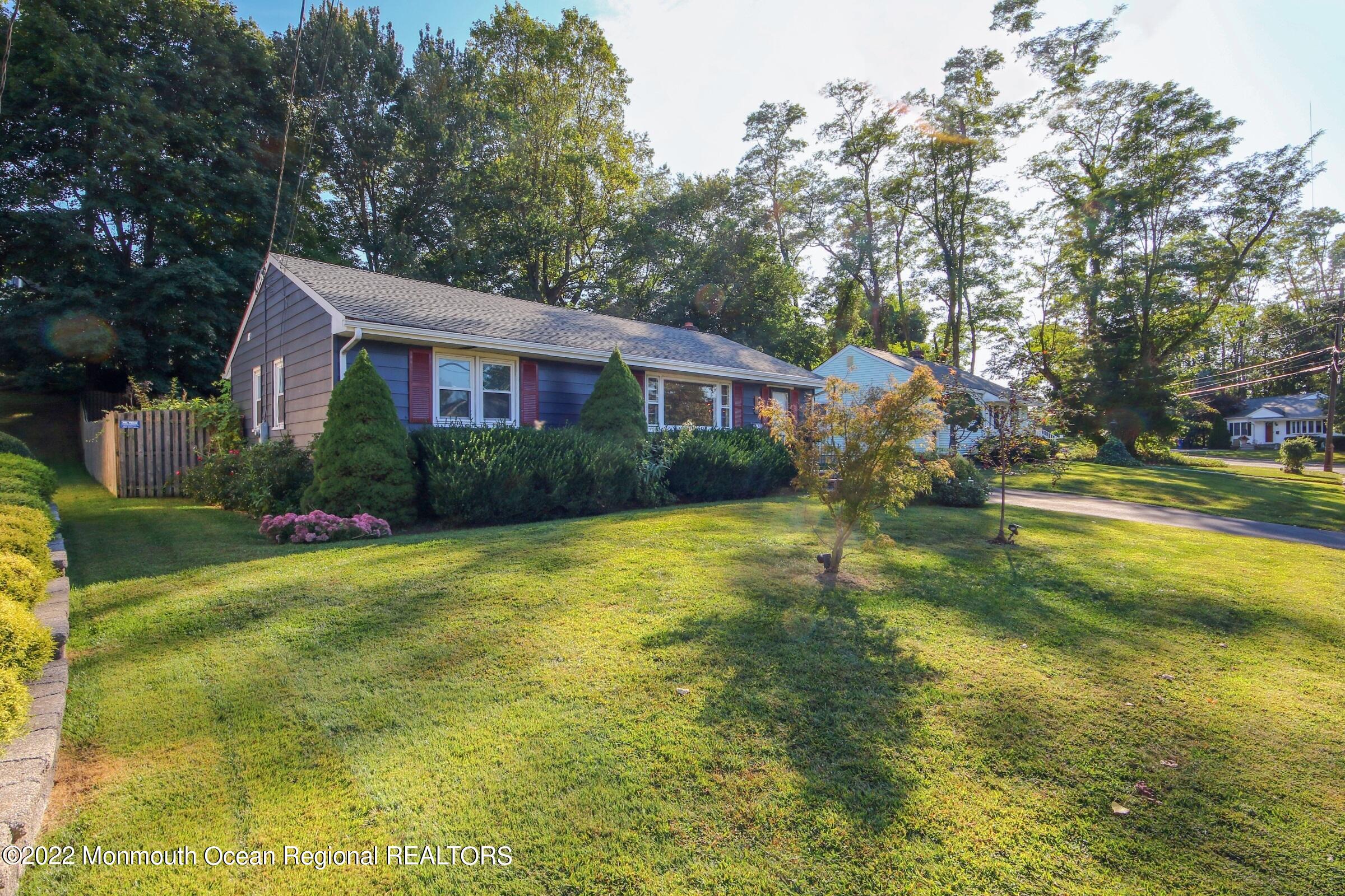 18 N Crestview Drive Middletown NJ 07748