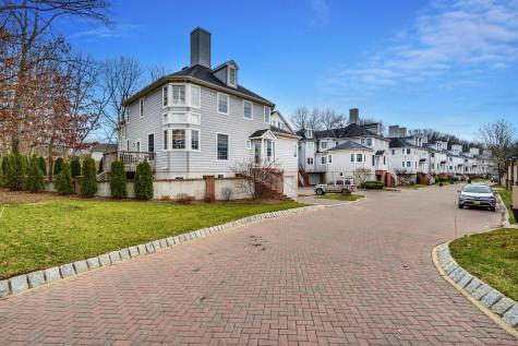 18 Mariners Bend Brielle NJ 08730