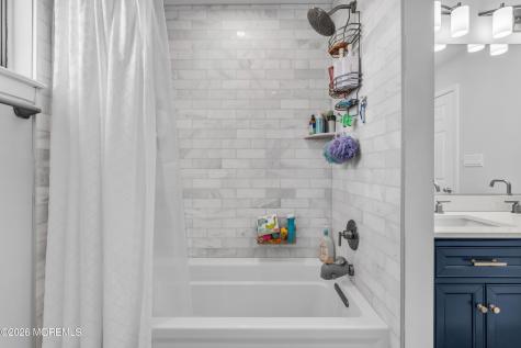 21 Dawn Court Tinton Falls NJ 07724