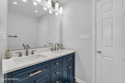 21 Dawn Court Tinton Falls NJ 07724