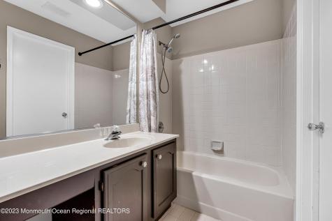 131 Wellington Court Manalapan NJ 07726