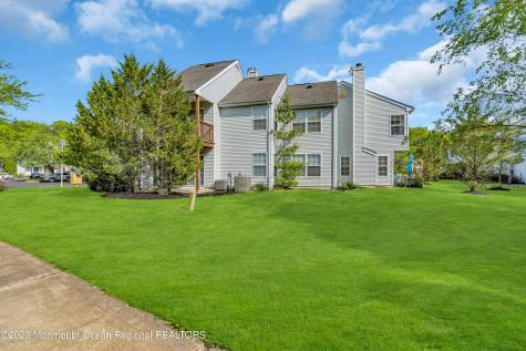 131 Wellington Court Manalapan NJ 07726