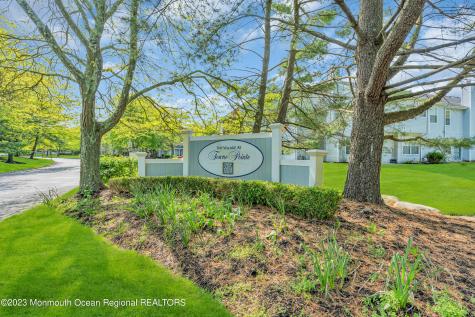 131 Wellington Court Manalapan NJ 07726