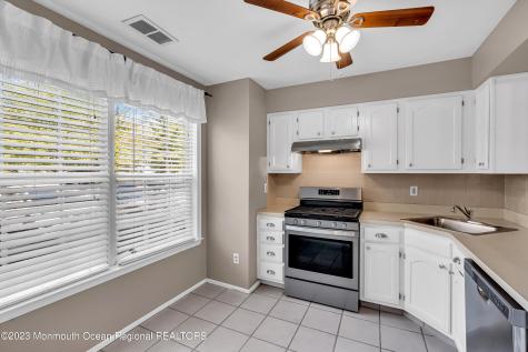 131 Wellington Court Manalapan NJ 07726