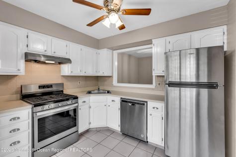 131 Wellington Court Manalapan NJ 07726