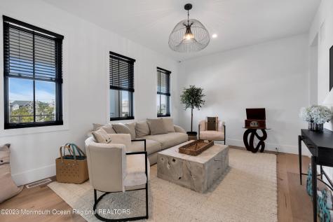 1125 Ocean Avenue Mantoloking NJ 08738