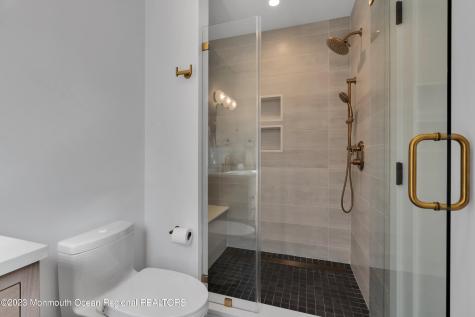 1125 Ocean Avenue Mantoloking NJ 08738