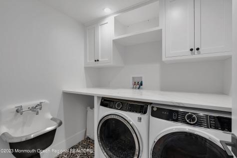 1125 Ocean Avenue Mantoloking NJ 08738