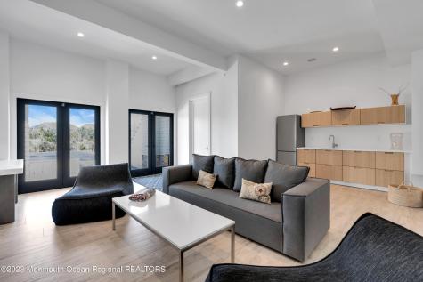 1125 Ocean Avenue Mantoloking NJ 08738