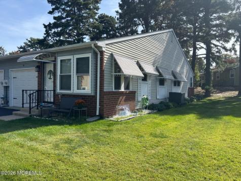 3 Greenwood Lane Whiting NJ 08759