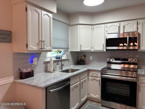 3 Greenwood Lane Whiting NJ 08759