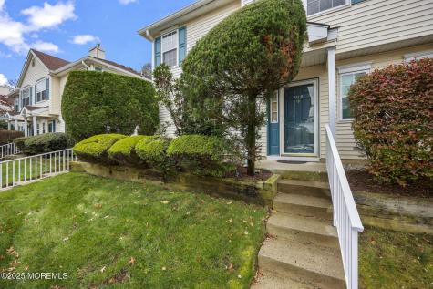1115 Roseberry Court Morganville NJ 07751