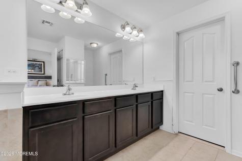 49 Creekside Way Burlington NJ 08016