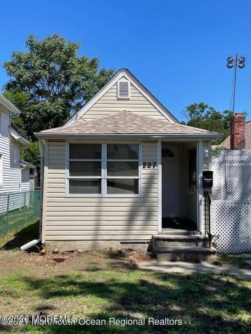 227 Seeley Avenue Keansburg NJ 07734