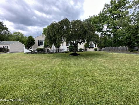 57 Kings Road Little Silver NJ 07739