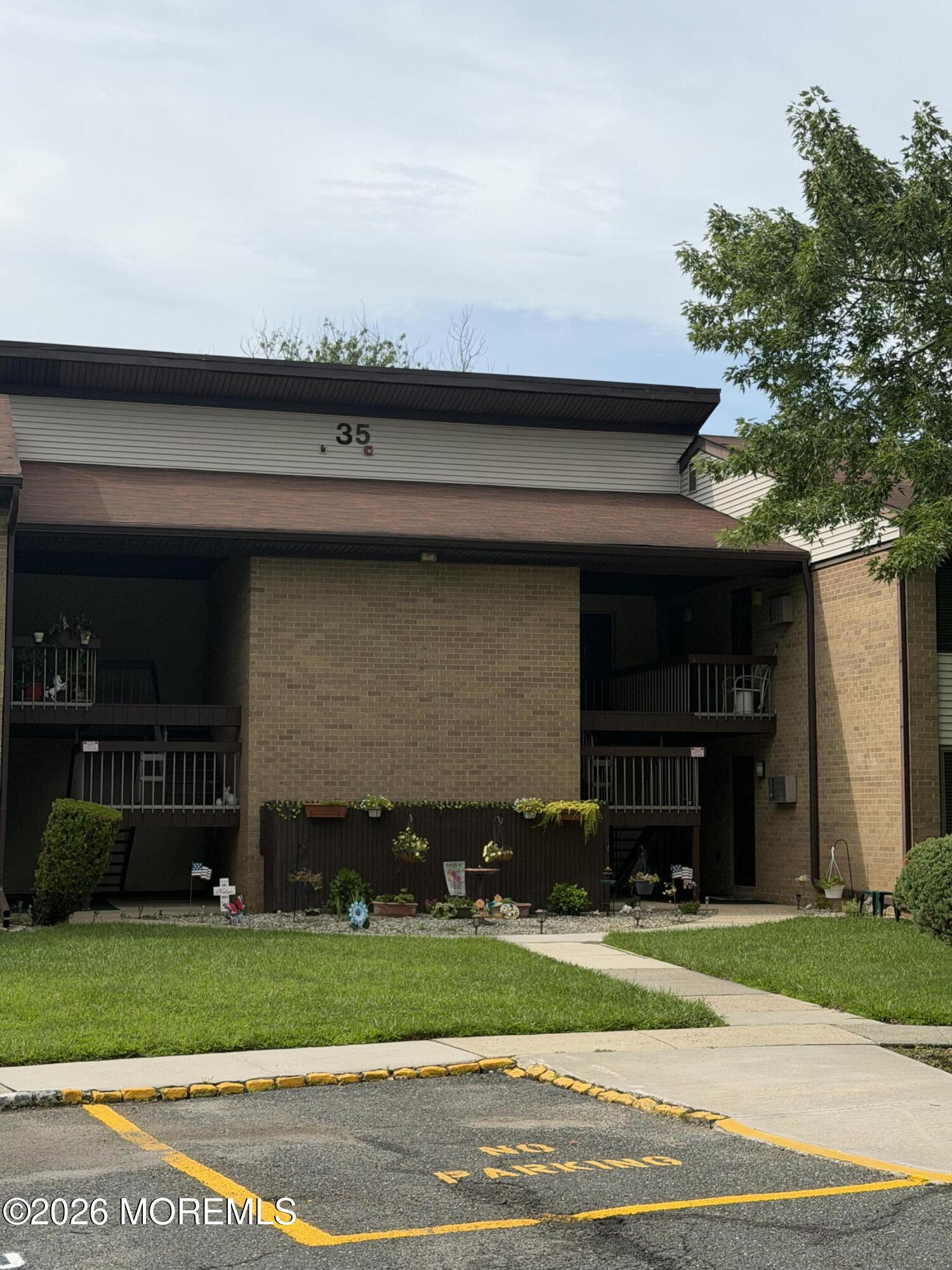 35 Amberly Drive Manalapan NJ 07726