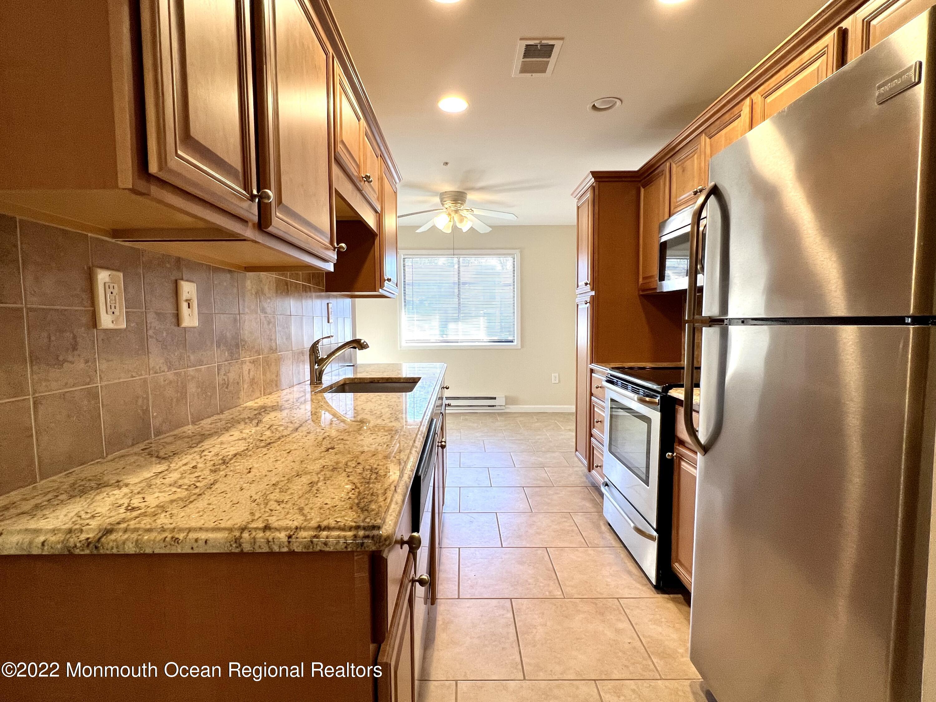 70 Overlook Way Manalapan NJ 07726