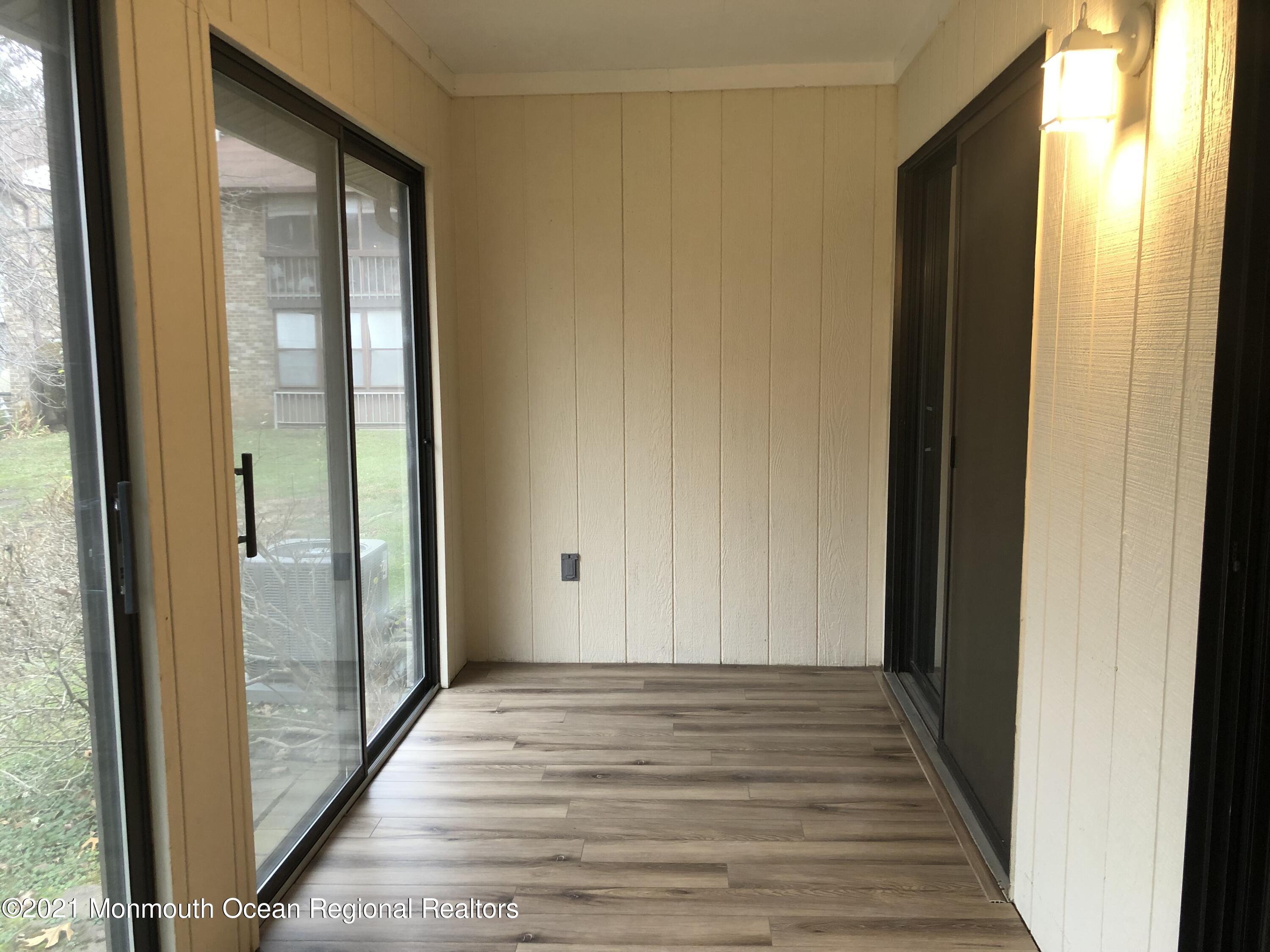 70 Overlook Way Manalapan NJ 07726