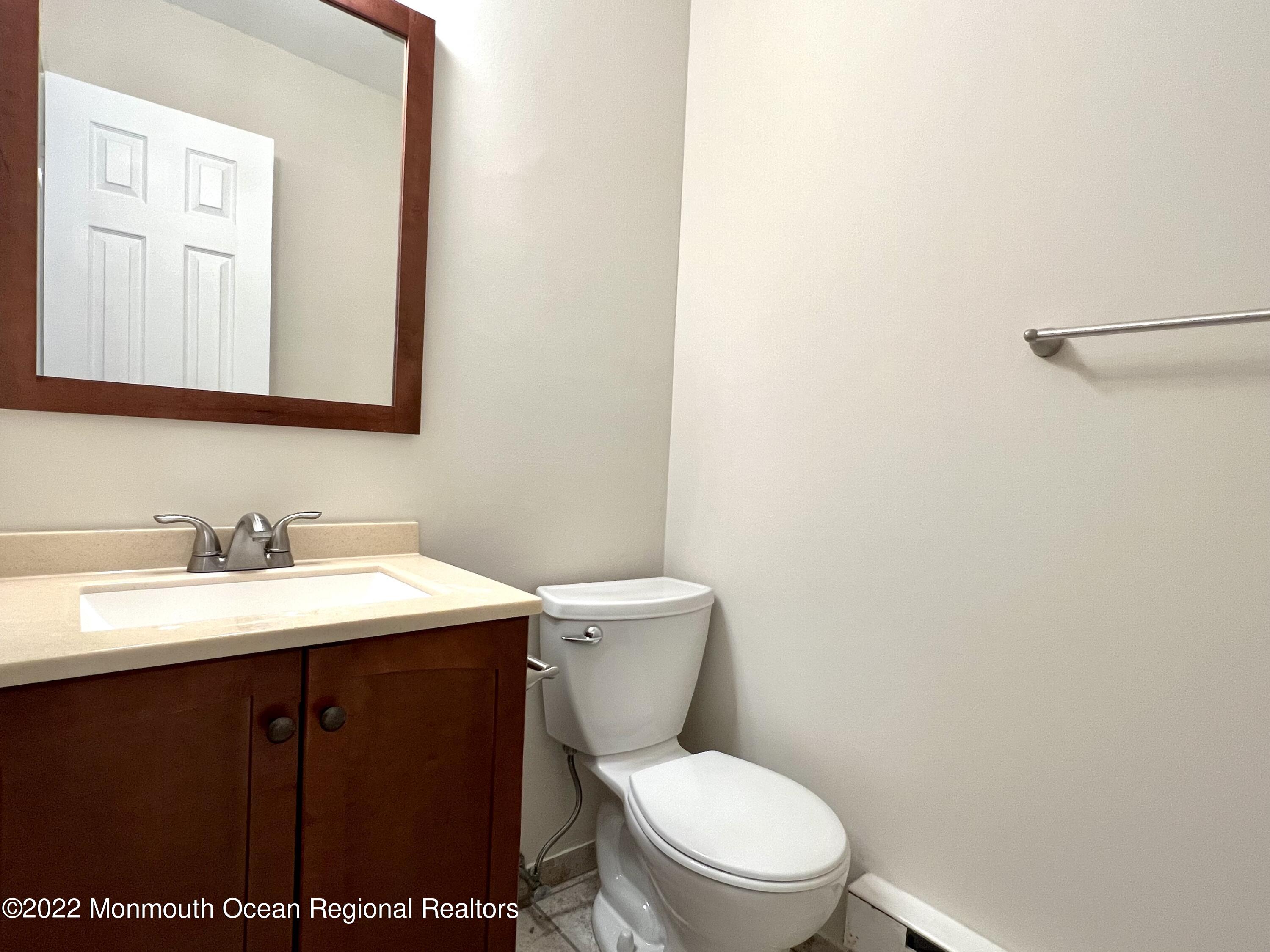 70 Overlook Way Manalapan NJ 07726
