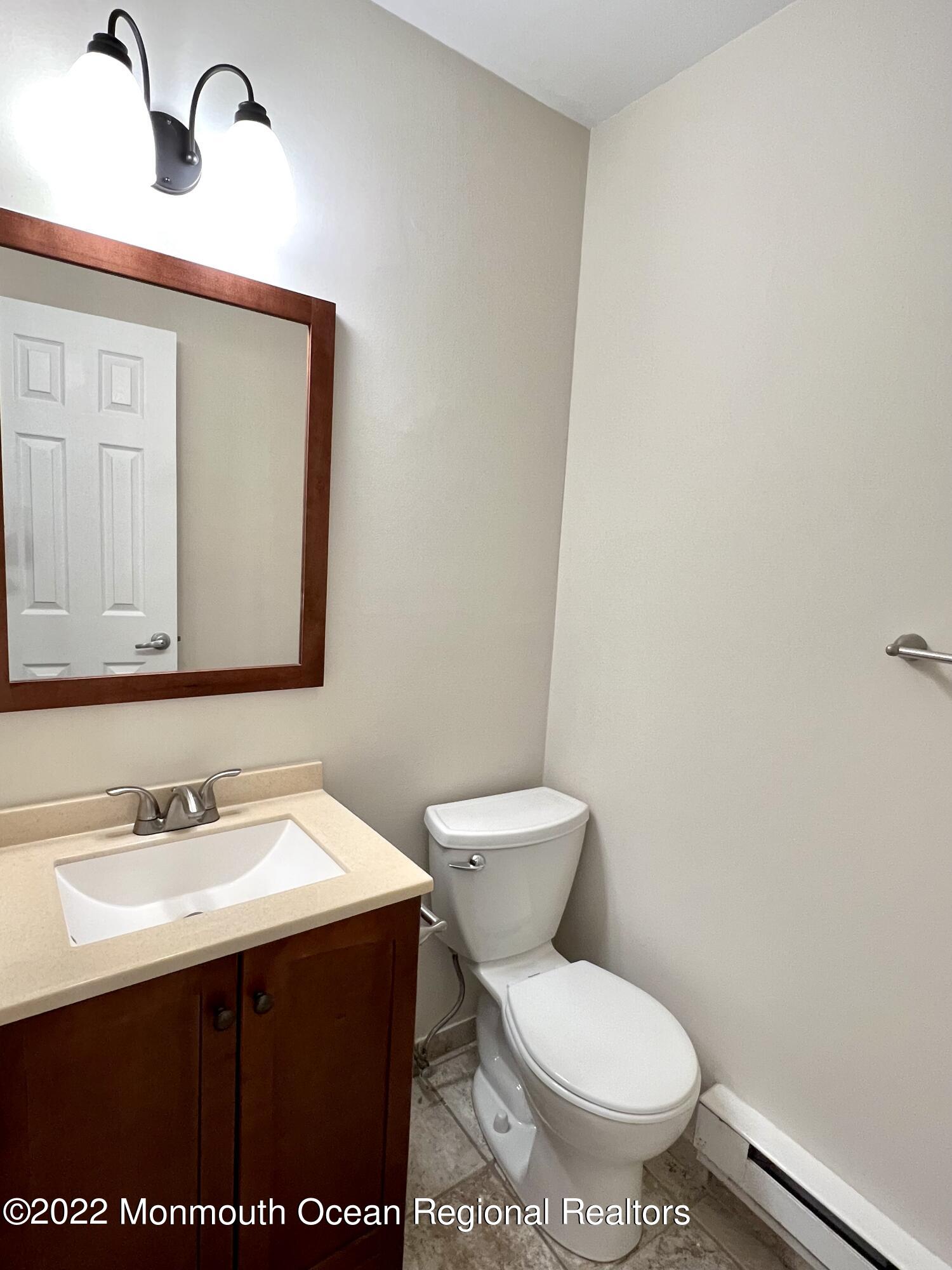 70 Overlook Way Manalapan NJ 07726