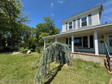 421 W Lincoln Avenue Oakhurst NJ 07755