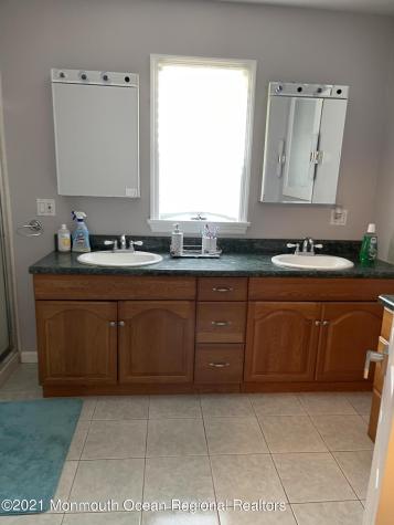 179 Delaware Avenue Oakhurst NJ 07755