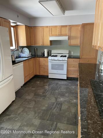 179 Delaware Avenue Oakhurst NJ 07755