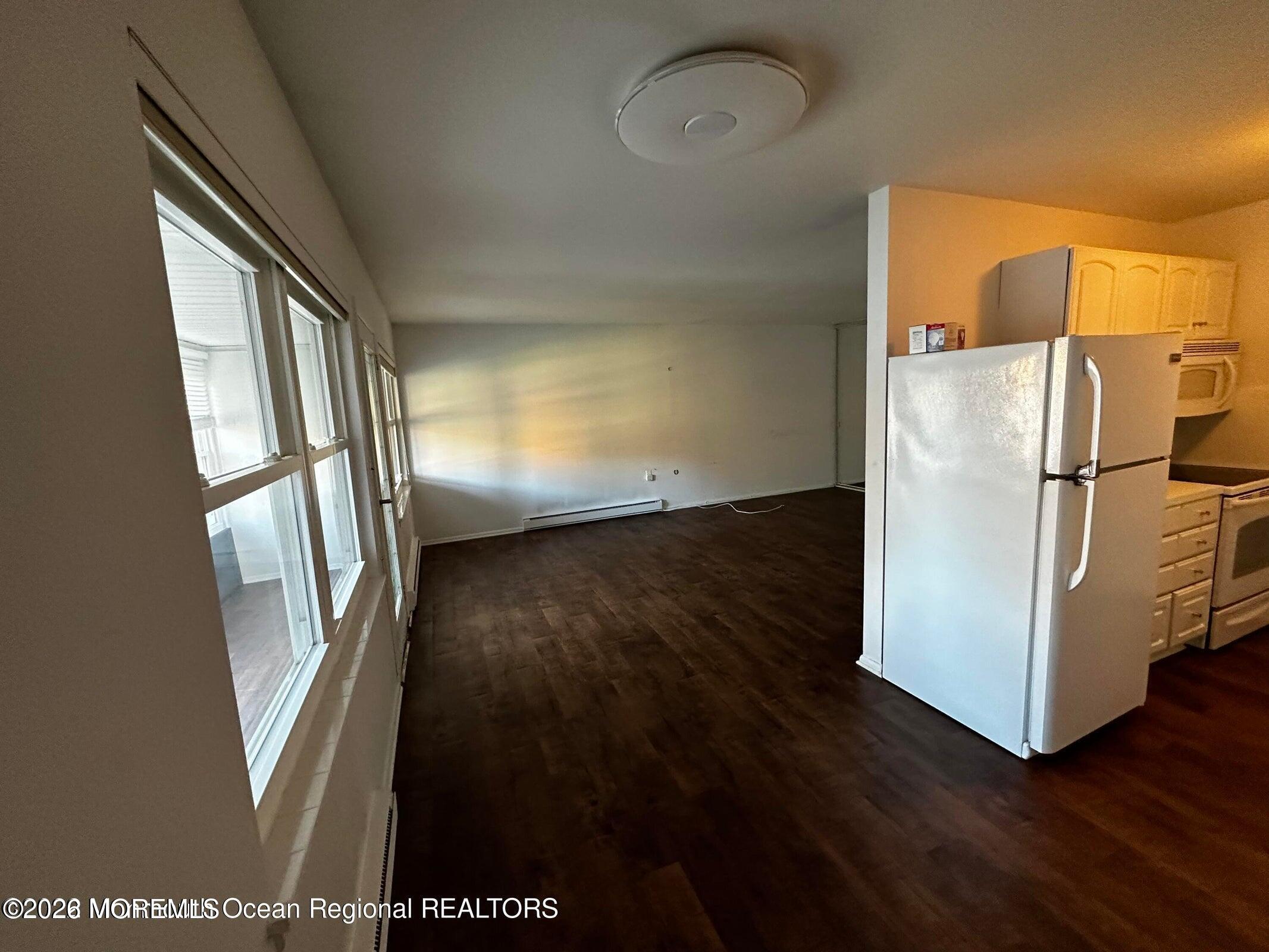 106 E Edinburgh Lane Lakewood NJ 08701
