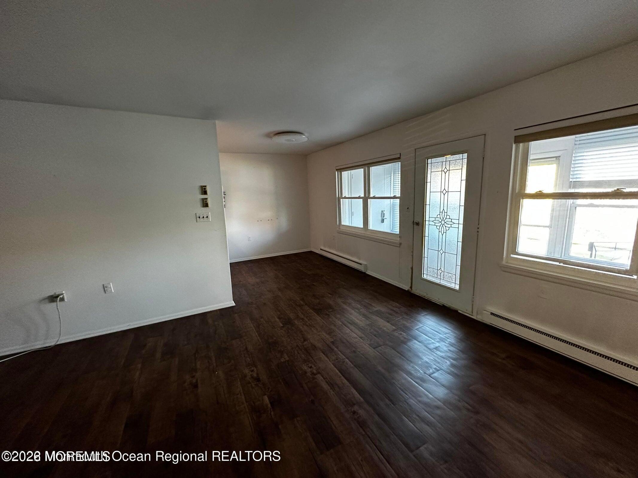 106 E Edinburgh Lane Lakewood NJ 08701