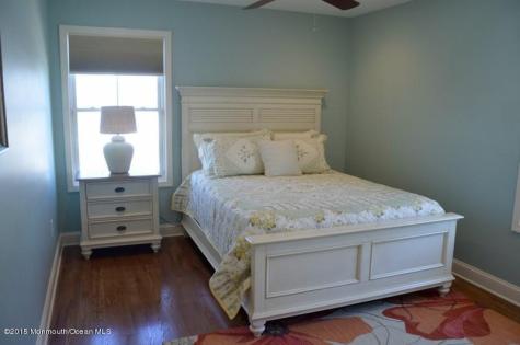 23 Parkway Point Pleasant Beach NJ 08742