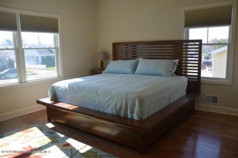 23 Parkway Point Pleasant Beach NJ 08742