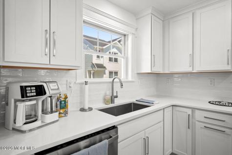 7 Shell Road Mantoloking NJ 08738