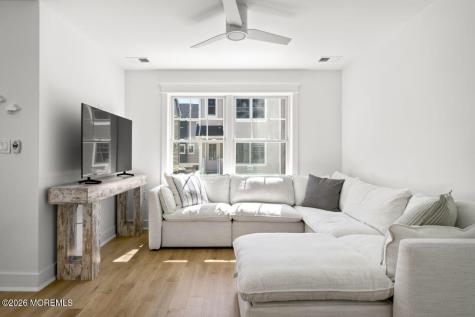 7 Shell Road Mantoloking NJ 08738