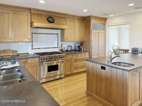 985 East Avenue Mantoloking NJ 08738