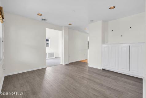 17 Brevent Avenue Leonardo NJ 07737