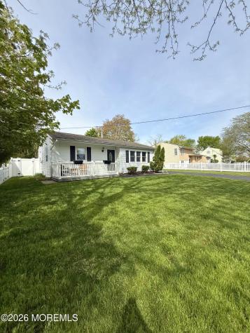 878 Salem Drive Toms River NJ 08753