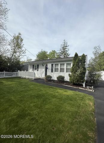 878 Salem Drive Toms River NJ 08753